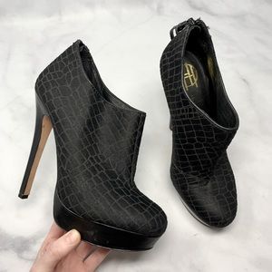 🔥House of Harlow Calf Fur Platform Ankle Booties